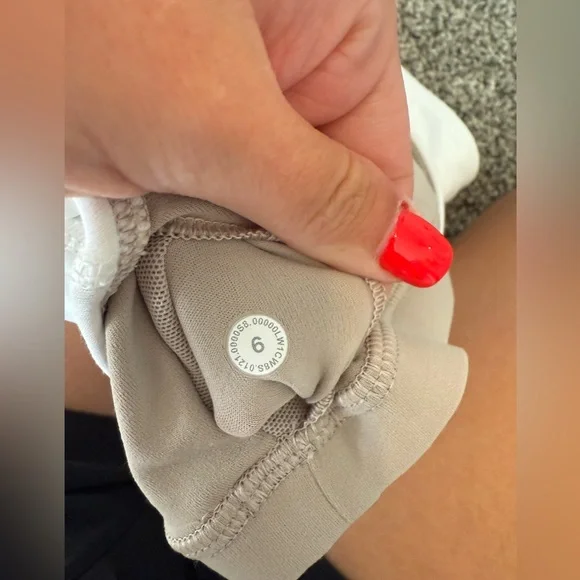 White Lululemon align tank - Picture 3 of 3